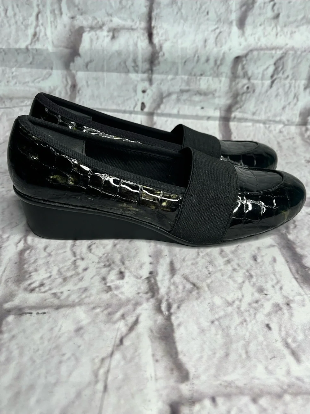 ROS HOMMERSON Erica Women's Black Patent Croc-Textured Wedge Loafers size 6.5